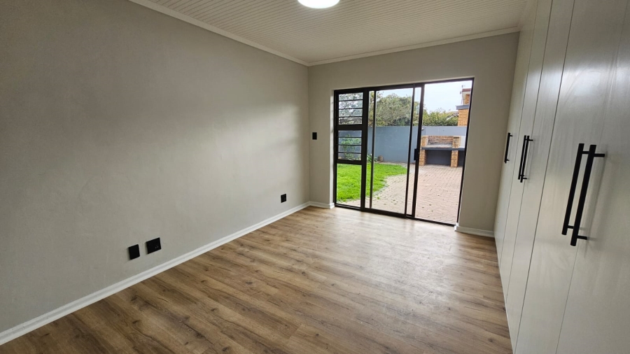 3 Bedroom Property for Sale in Dobson Western Cape